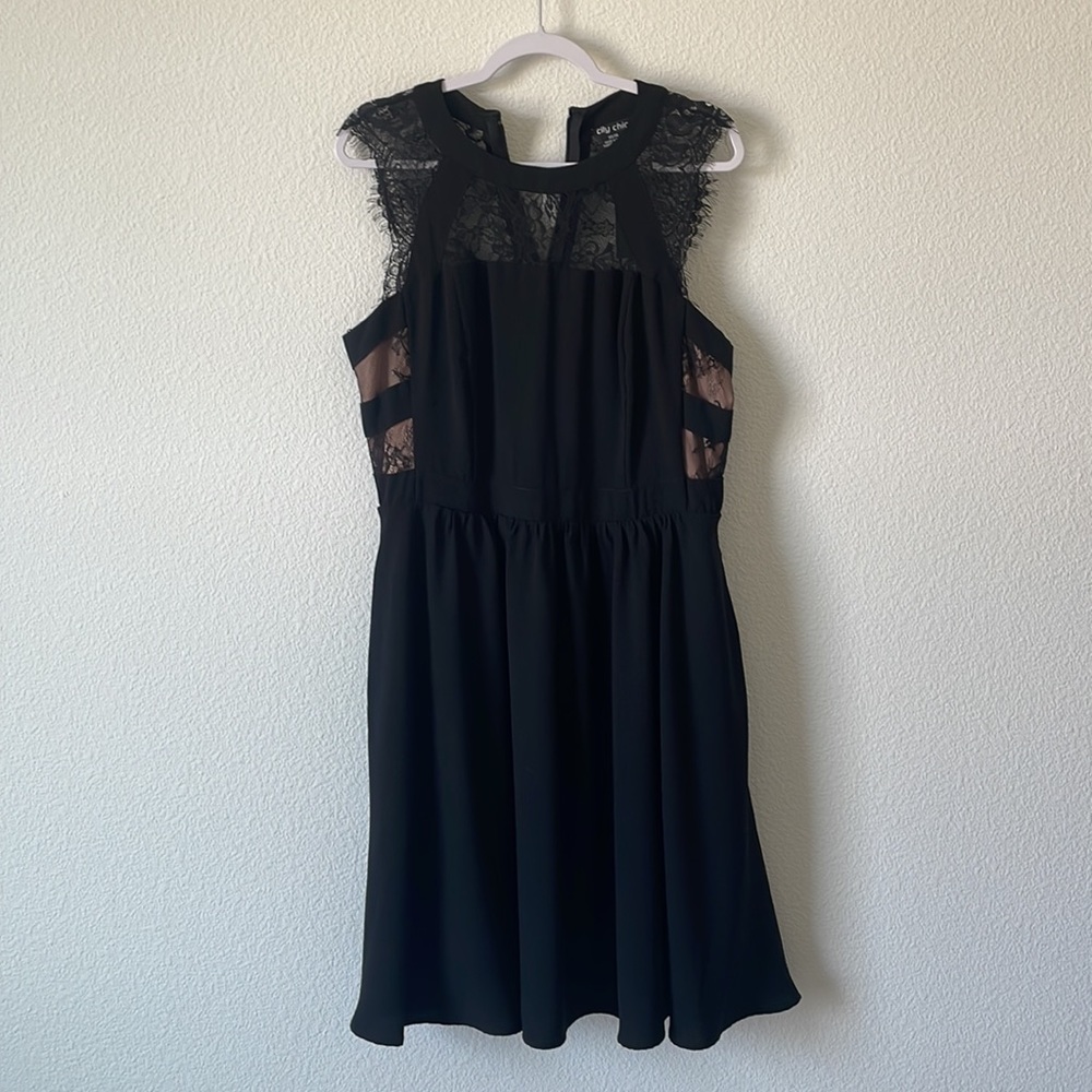 City Chic Black Fine Lace Dress NWT Size 14 - Picture 3 of 13